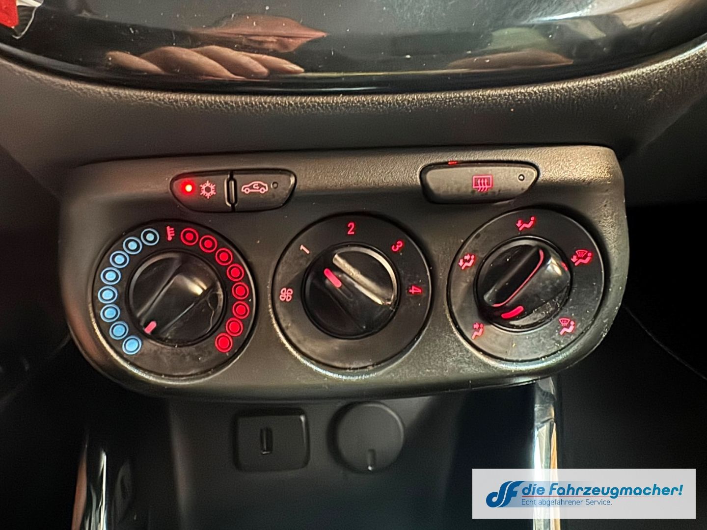 Fahrzeugabbildung Opel Corsa E Active Apple CarPlay Android Auto SHZ Le