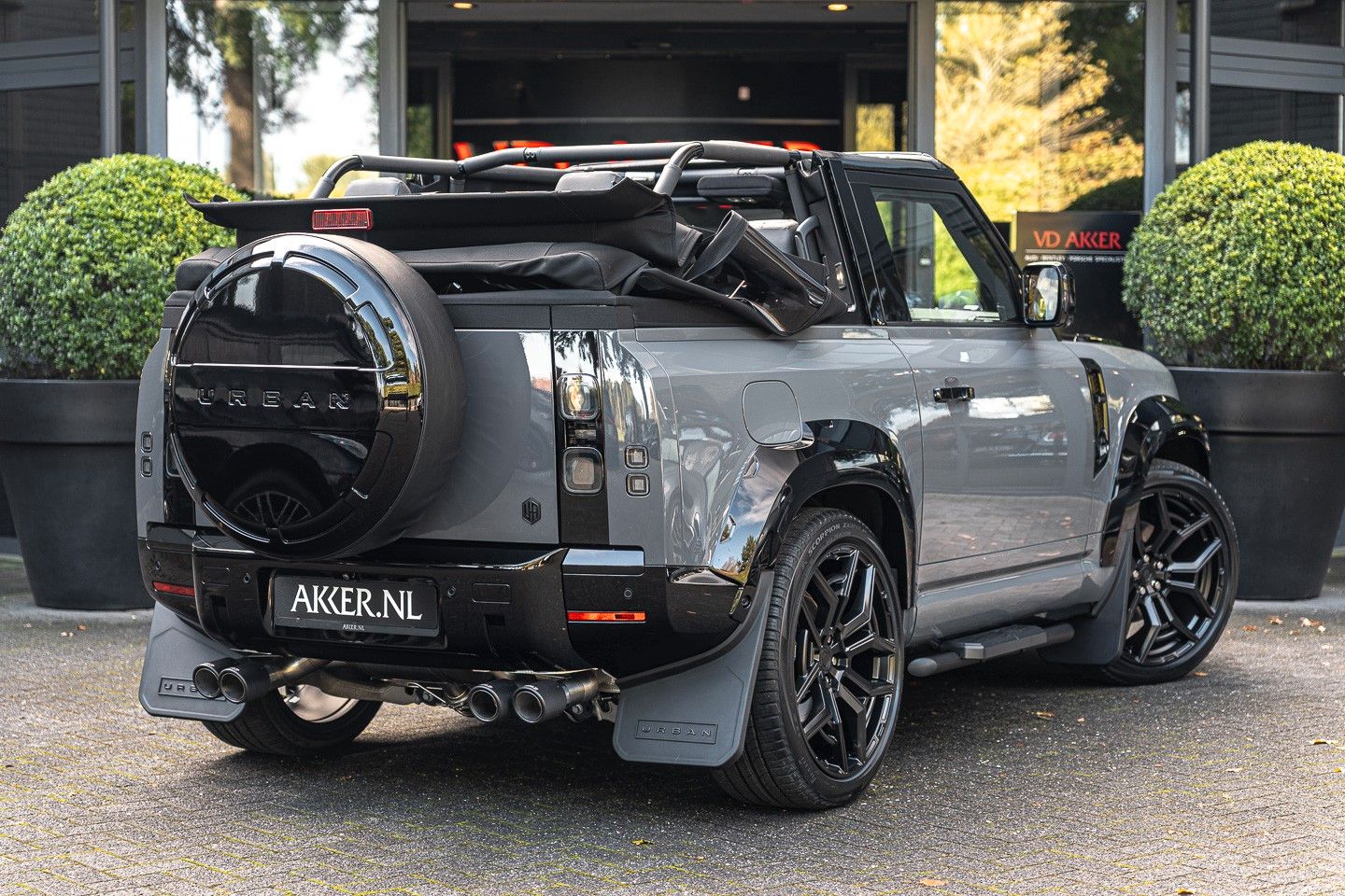 Land Rover Defender 90 P400 V6 URBAN Convertible  (1 of 1) imagem 2