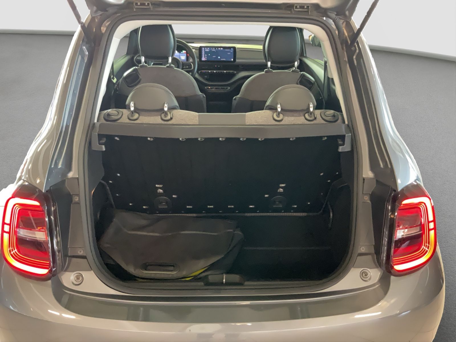 Fahrzeugabbildung Fiat 500e Icon 42 kWh + Einparkhilfe