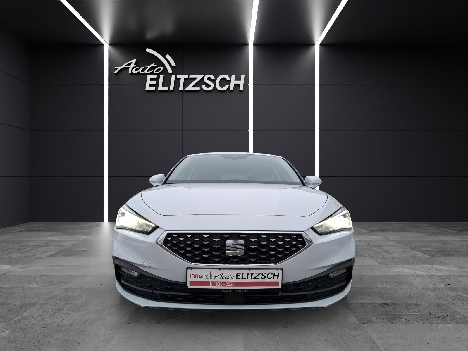 Fahrzeugabbildung SEAT Leon TSI Xcellence DSG LED AHK Navi ACC Park-Aas