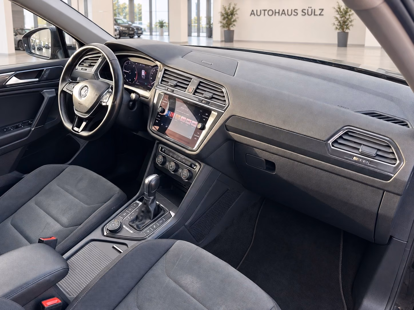 Volkswagen Tiguan Allspace 2.0 TDI R-Line/Auto./LED/Kamera