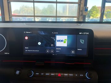 Hyundai KONA - 11