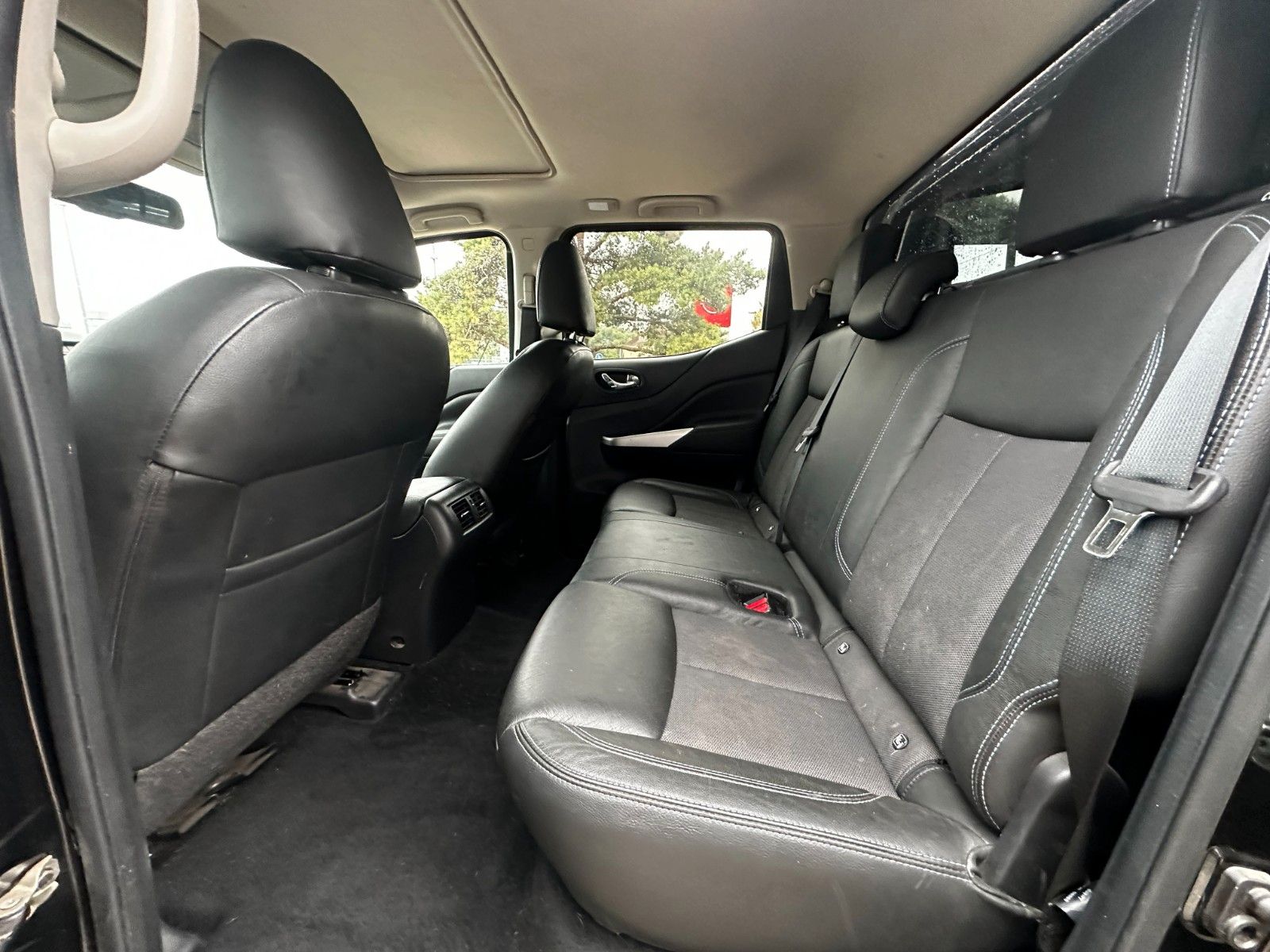 Fahrzeugabbildung Nissan Navara NP300 Acenta Double Cab 4x4