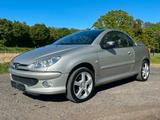 Peugeot 206 CC 1.6 Roland Garros Klimaauto. Leder - Peugeot 206 in Duisburg
