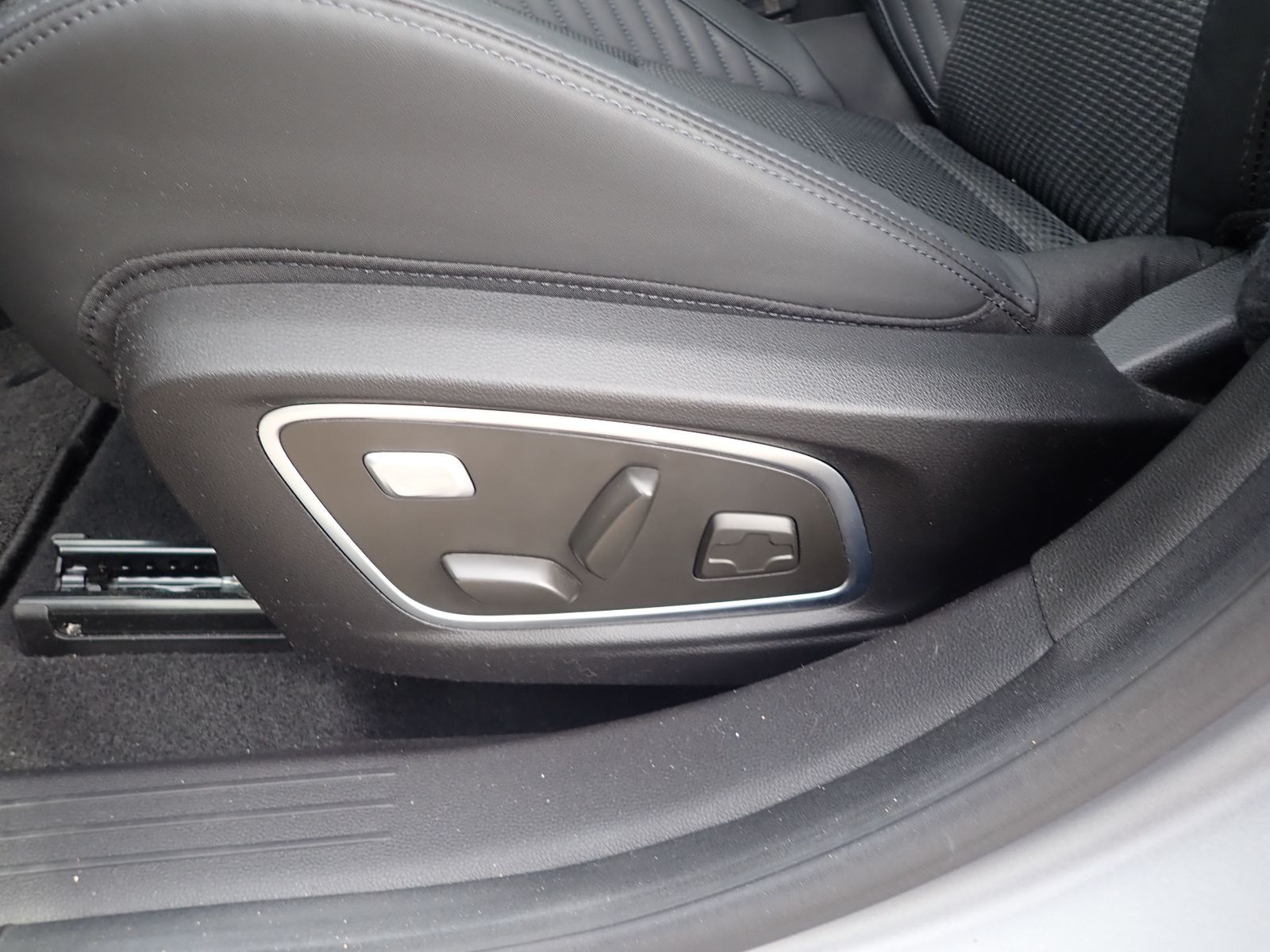 Fahrzeugabbildung Renault Austral Esprit Alpine Full Hybrid E-Tech 200