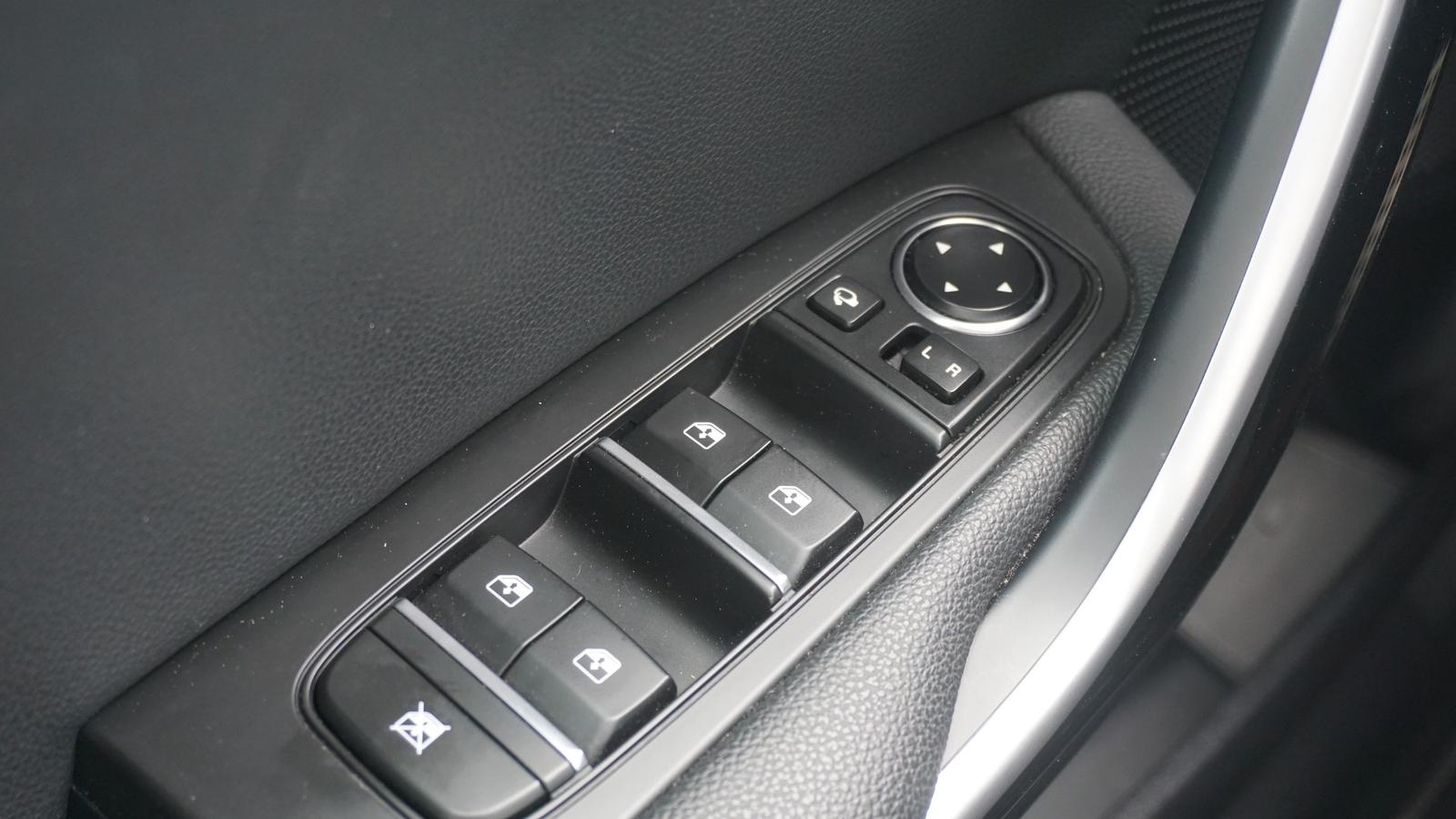 Kia XCeed 1.6 T-GDI Platinum Edition LED Panorama
