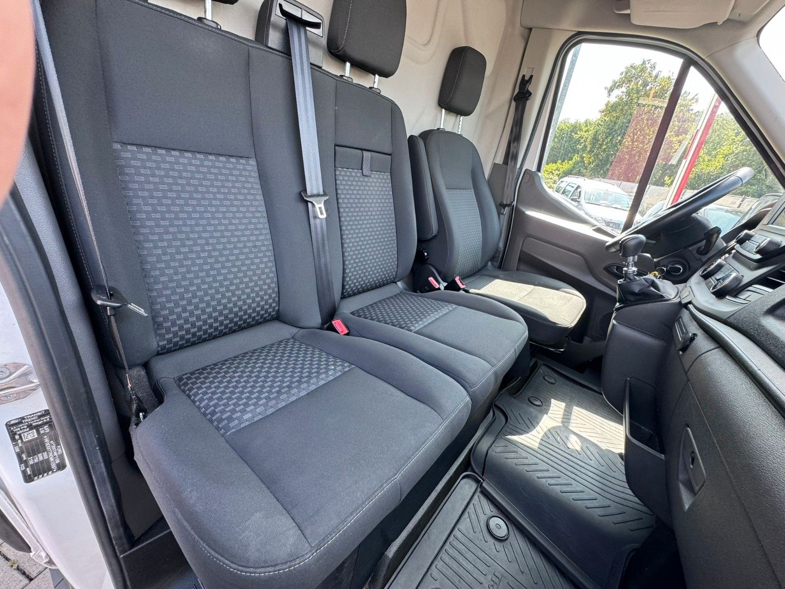 Fahrzeugabbildung Ford Transit 350  L2H2 *TREND*TEMPO*DAB*KAMERA*PDC