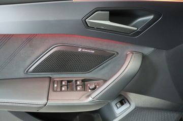 Cupra Leon Sportstourer 1.5 AHK Pano 19Zoll Sennheiser