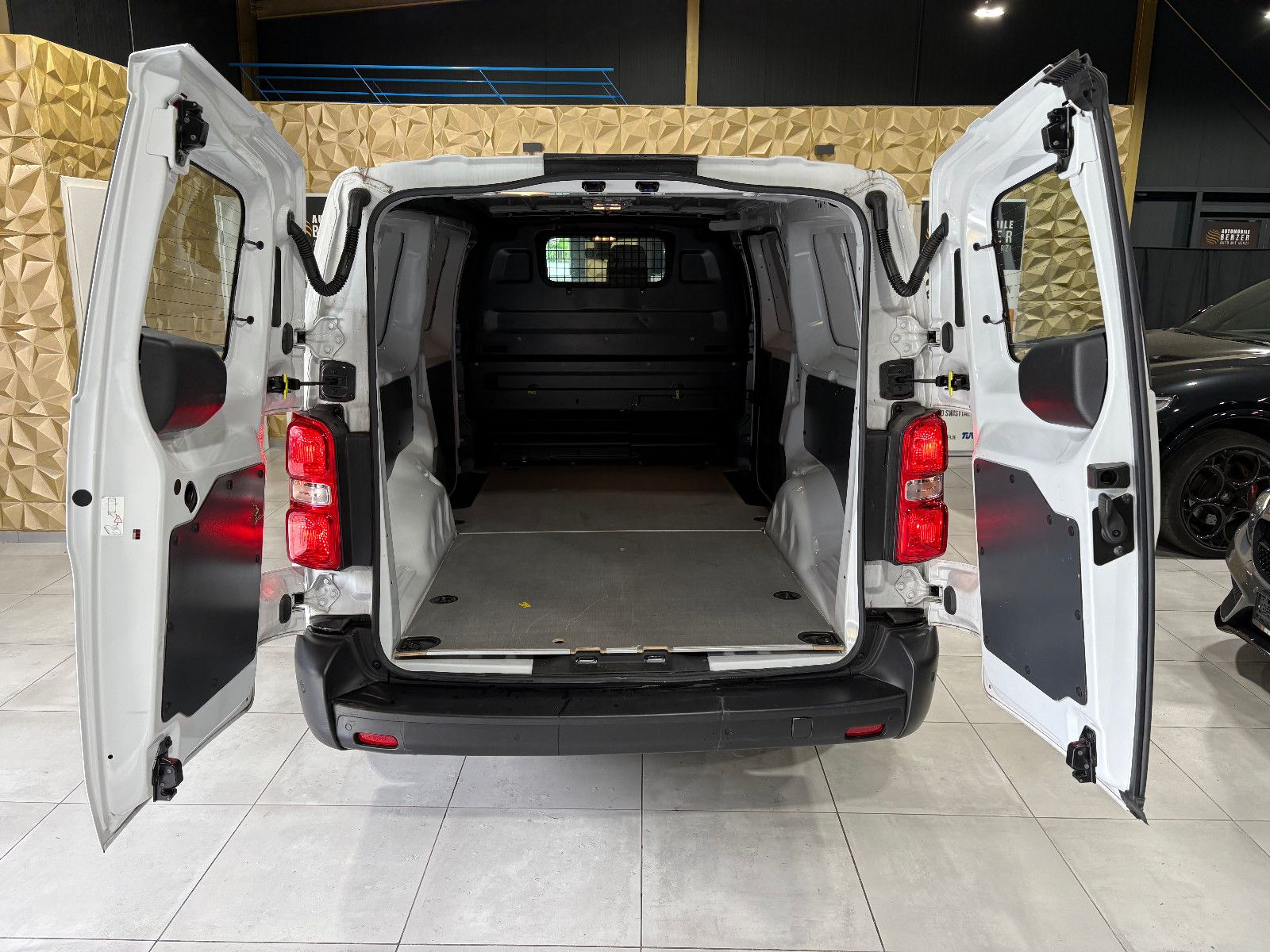 Fahrzeugabbildung Toyota Proace L2 Kasten Meister/360°/NAVI/APPLE/3-SITZ