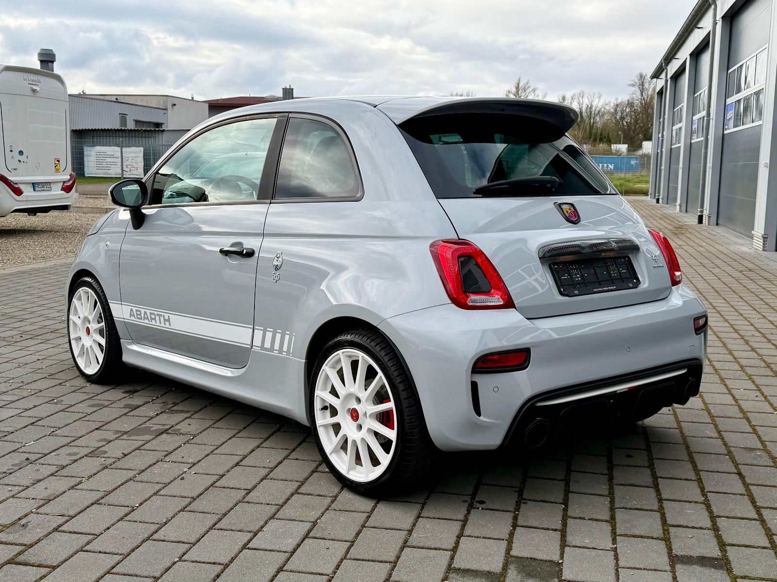 Abarth 595 esseesse BREMBO *Akrapovic*CARBON*Beats