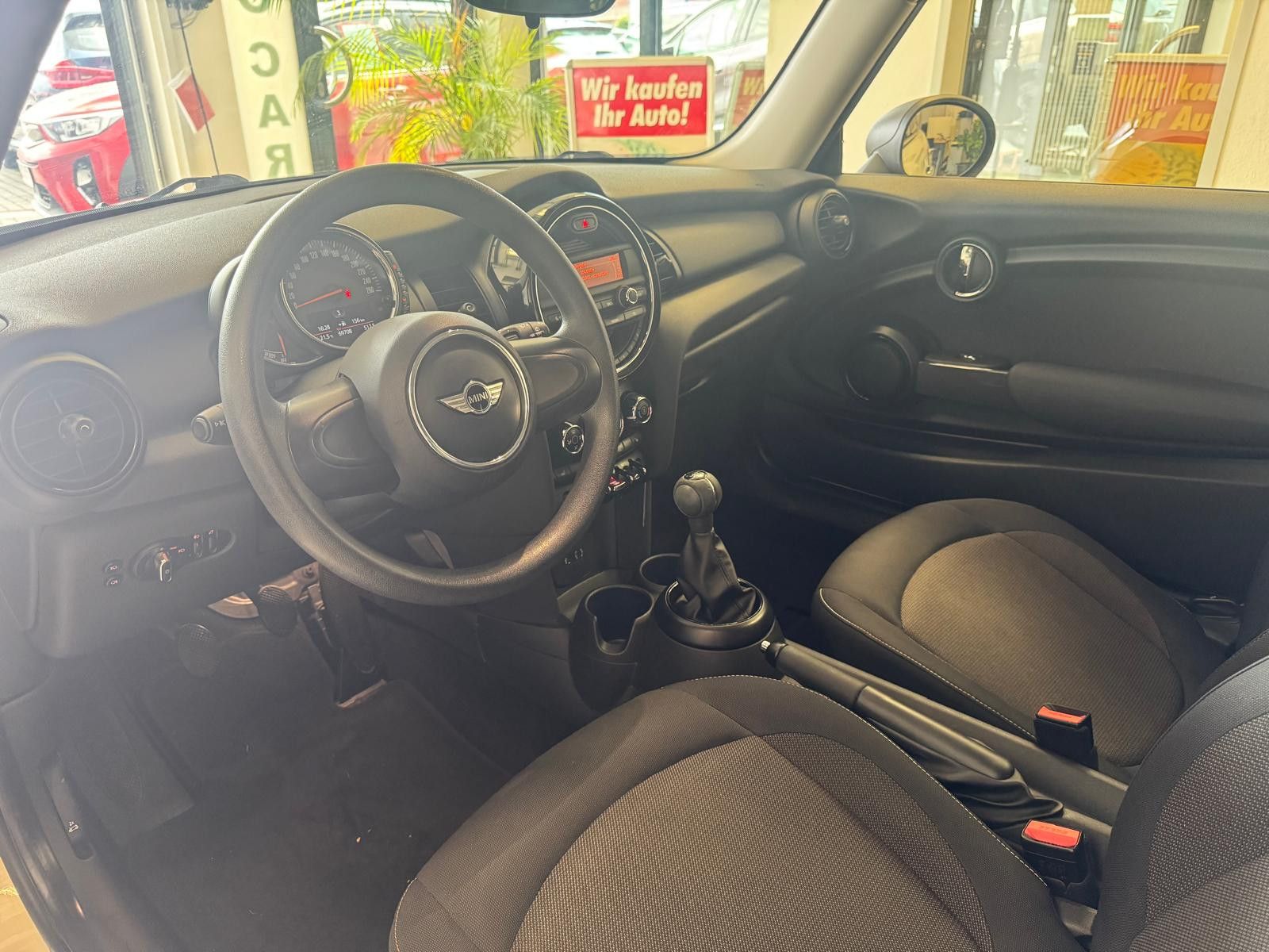 Fahrzeugabbildung MINI ONE_FIRST/WENIG KM/ /KLIMA/