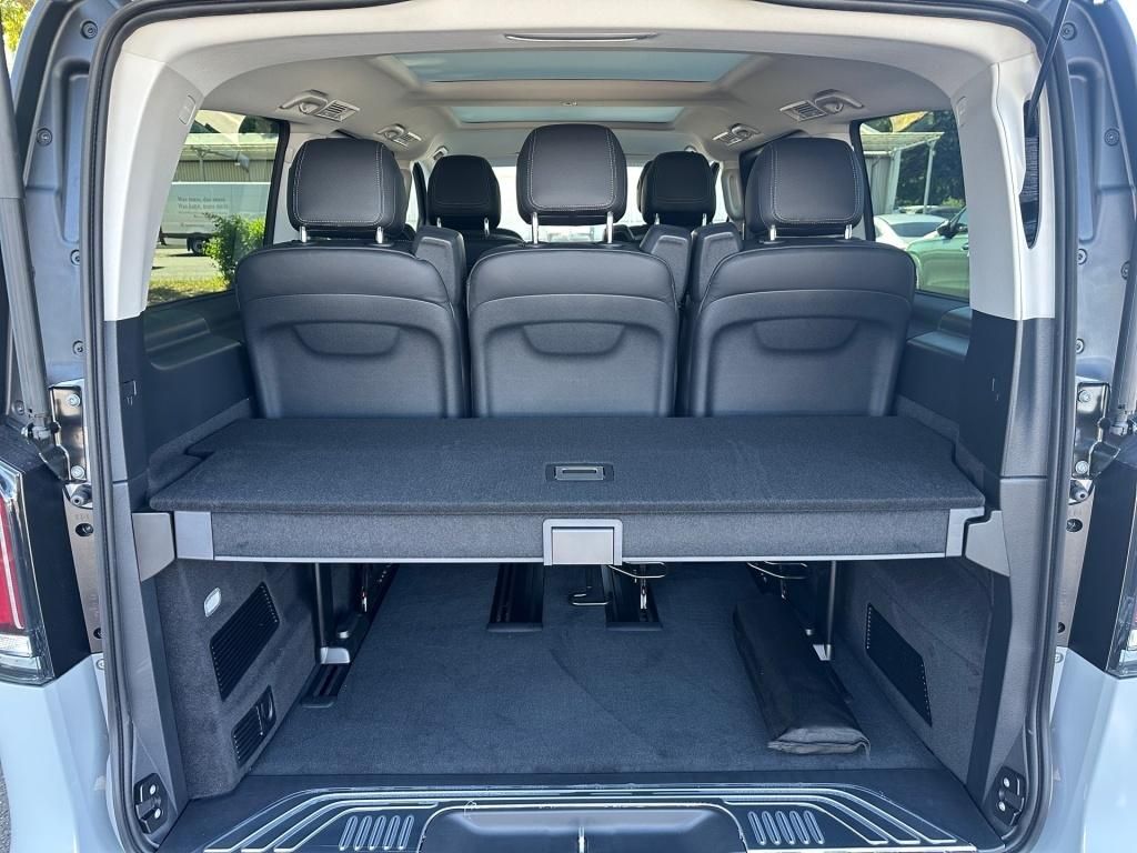 Fahrzeugabbildung Mercedes-Benz V 300 d 4MATIC AVANTGARDE Lang AIRMATIC AHK STHZ