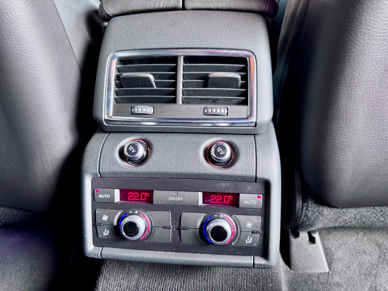 AUDI Q7 4.2 TDI QUATTRO 340ch - S LINE - SUSPENSION PNEUMATIQUE - ATTELAGE - JANTES 21" - CLIMATISATION