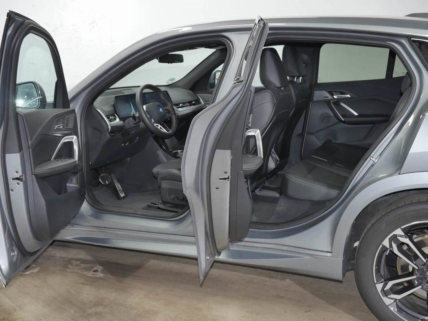 BMW iX2 - Bild 6