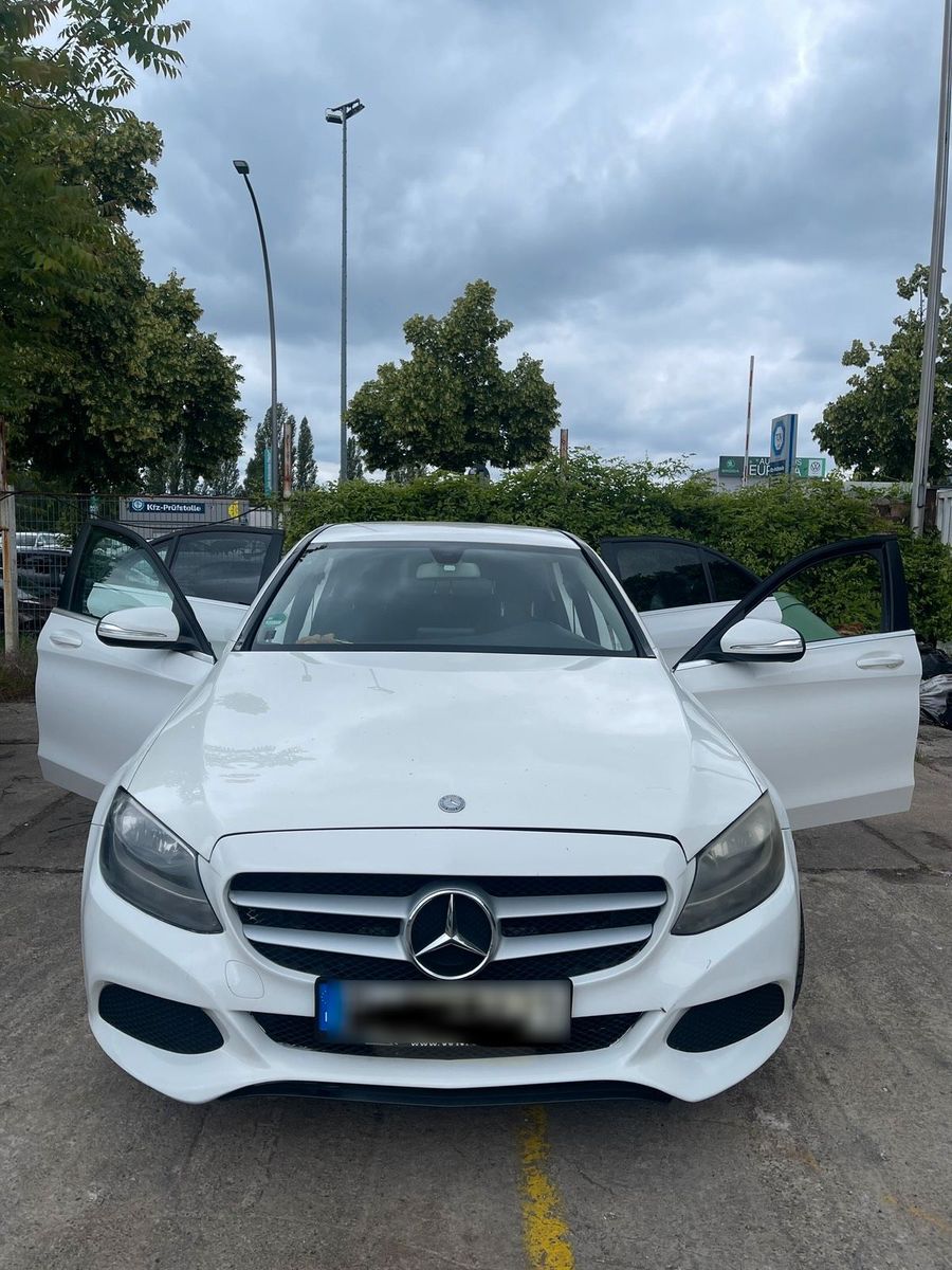 MERCEDES-BENZ C 180