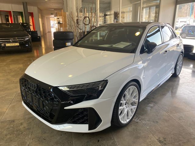 AUDI RS3 Keramik/ Carbon/Pano/ 290km/h/ MTM Abgas UVP