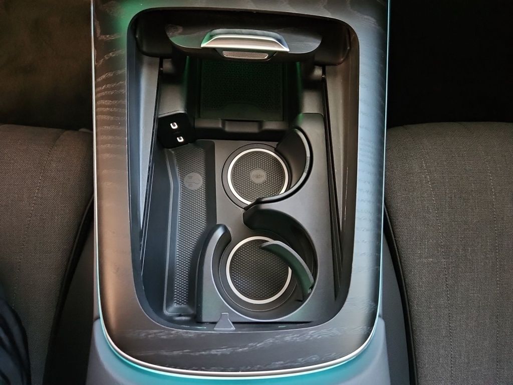 Fahrzeugabbildung Mercedes-Benz E 200 T Avantgarde AHK LED Pano ACC Navi KeyLess