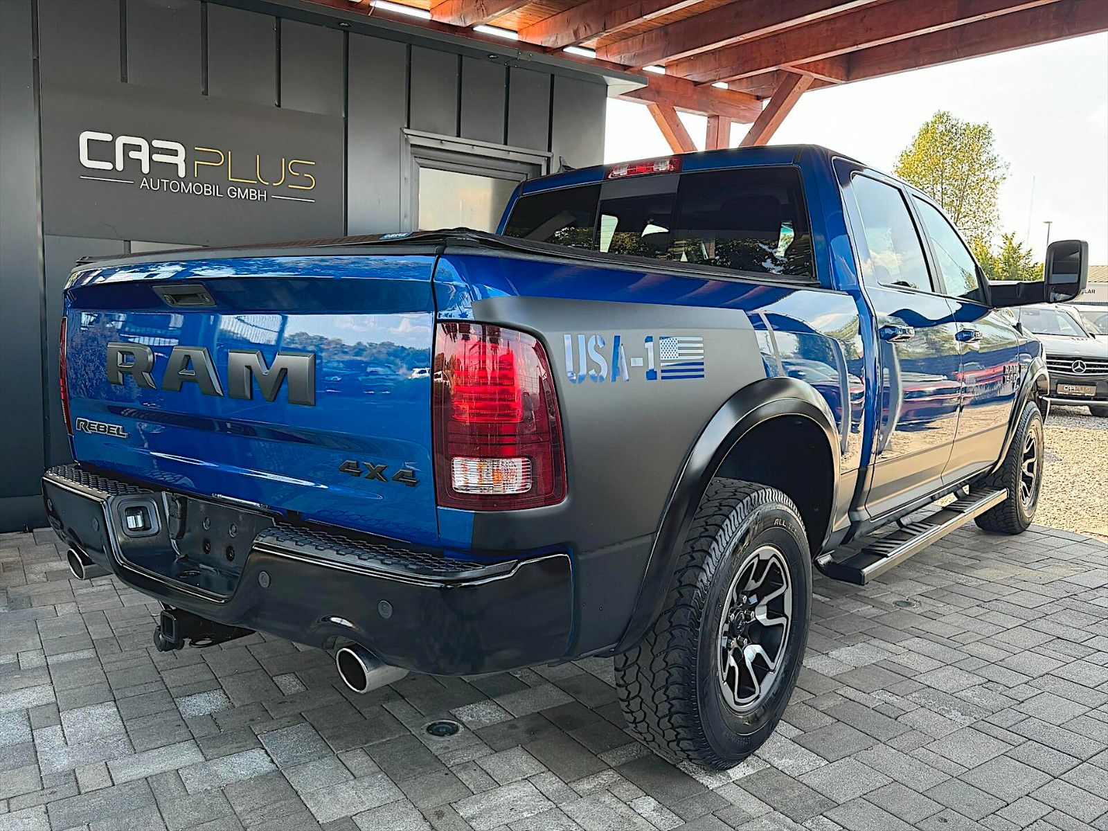 Fahrzeugabbildung Dodge RAM 5.7 V8 HEMI 4x4 REBEL Sport *Luftfahrwerk*