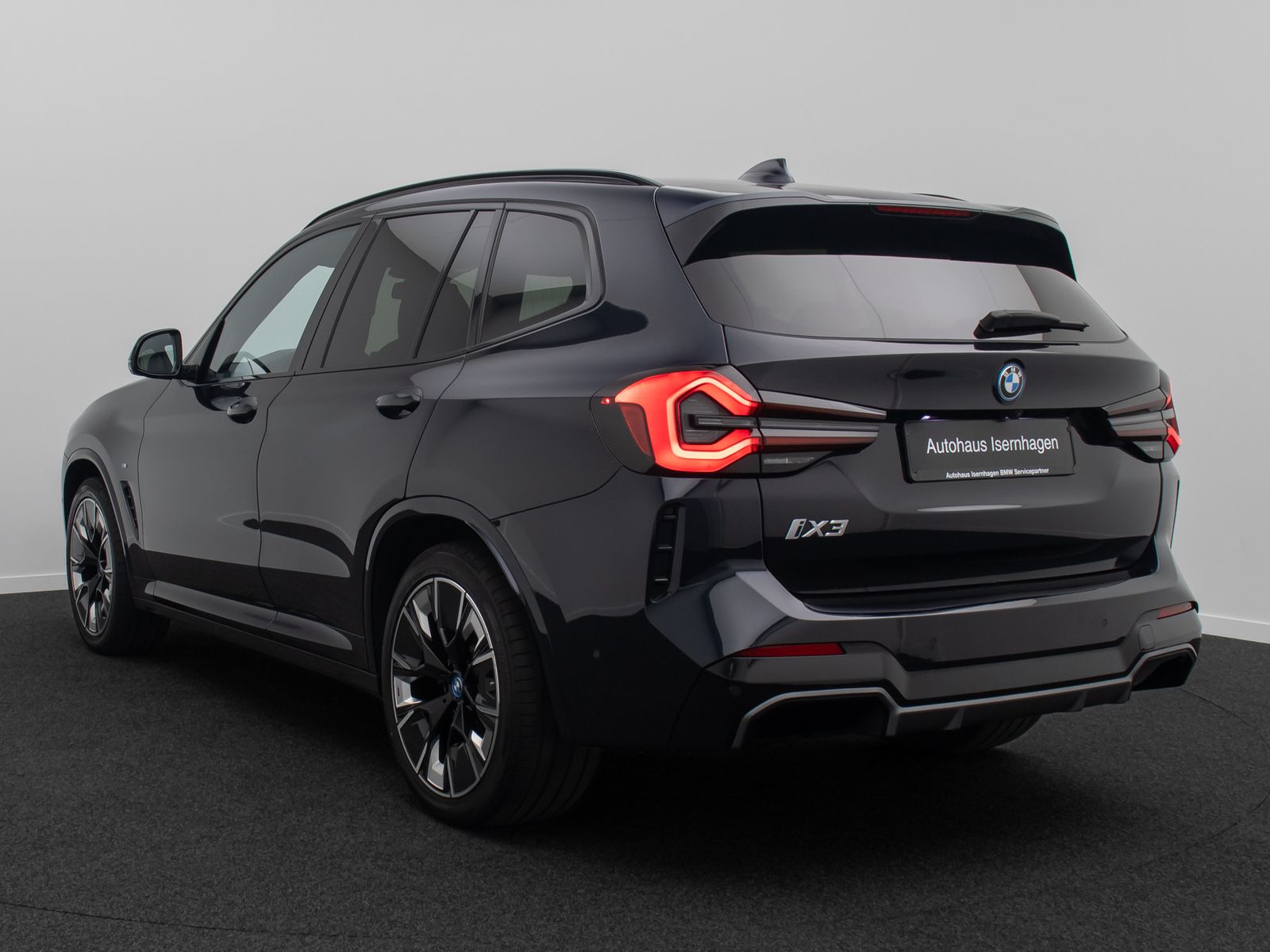 Fahrzeugabbildung BMW iX3 IMPRESSIVE H/K 360&deg;Panorma HUD DAB Sport 20"
