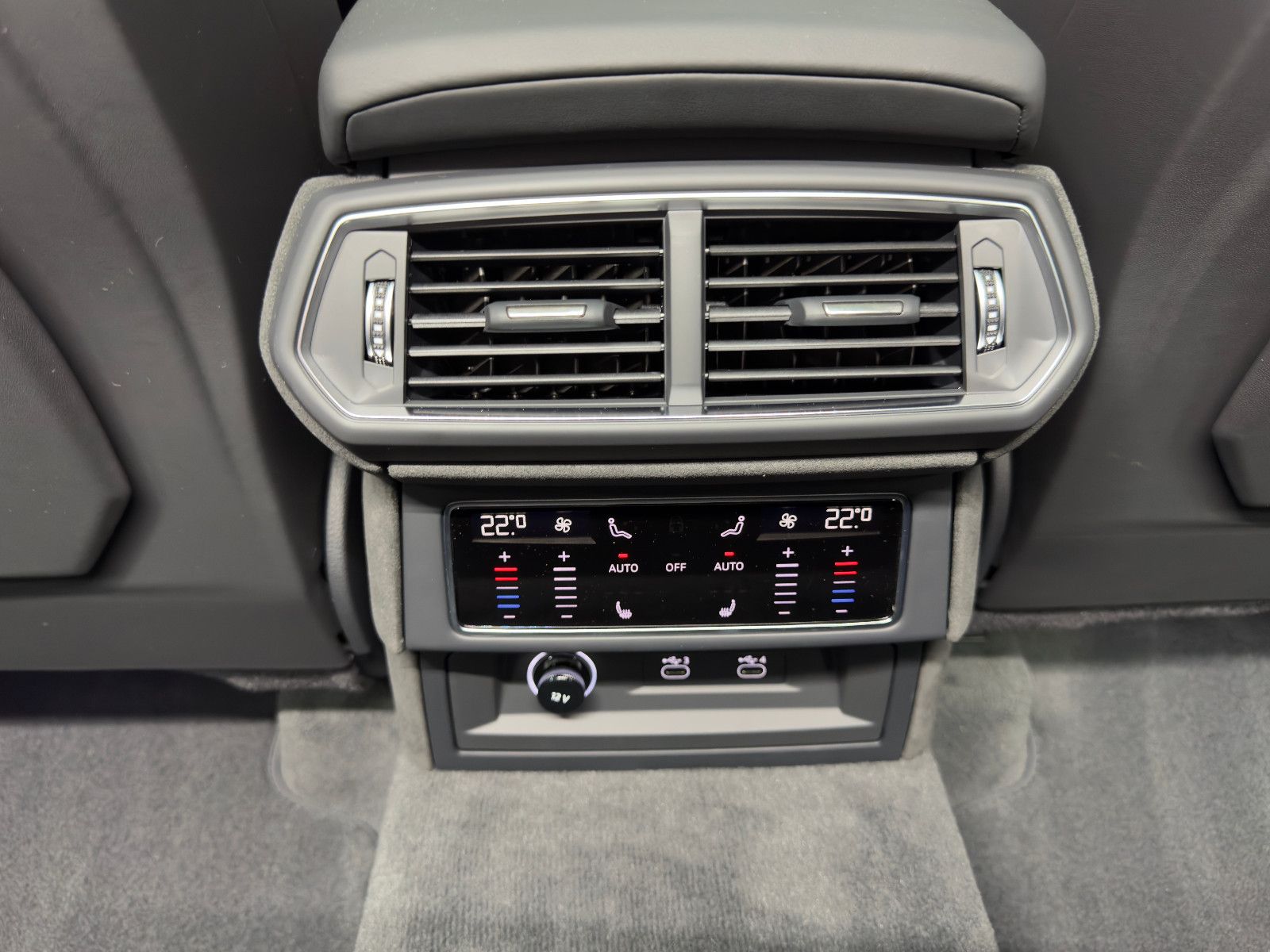 Fahrzeugabbildung Lamborghini URUS SE|BANG/OLUFSEN|PANO|MY25|BLANCO COC