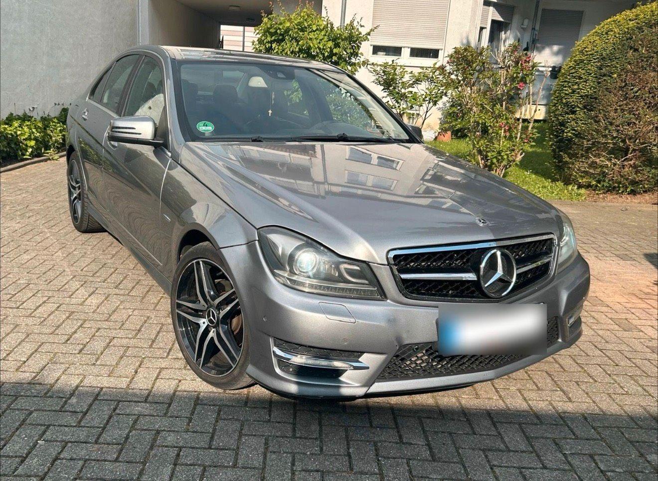 Mercedes-Benz C 220
