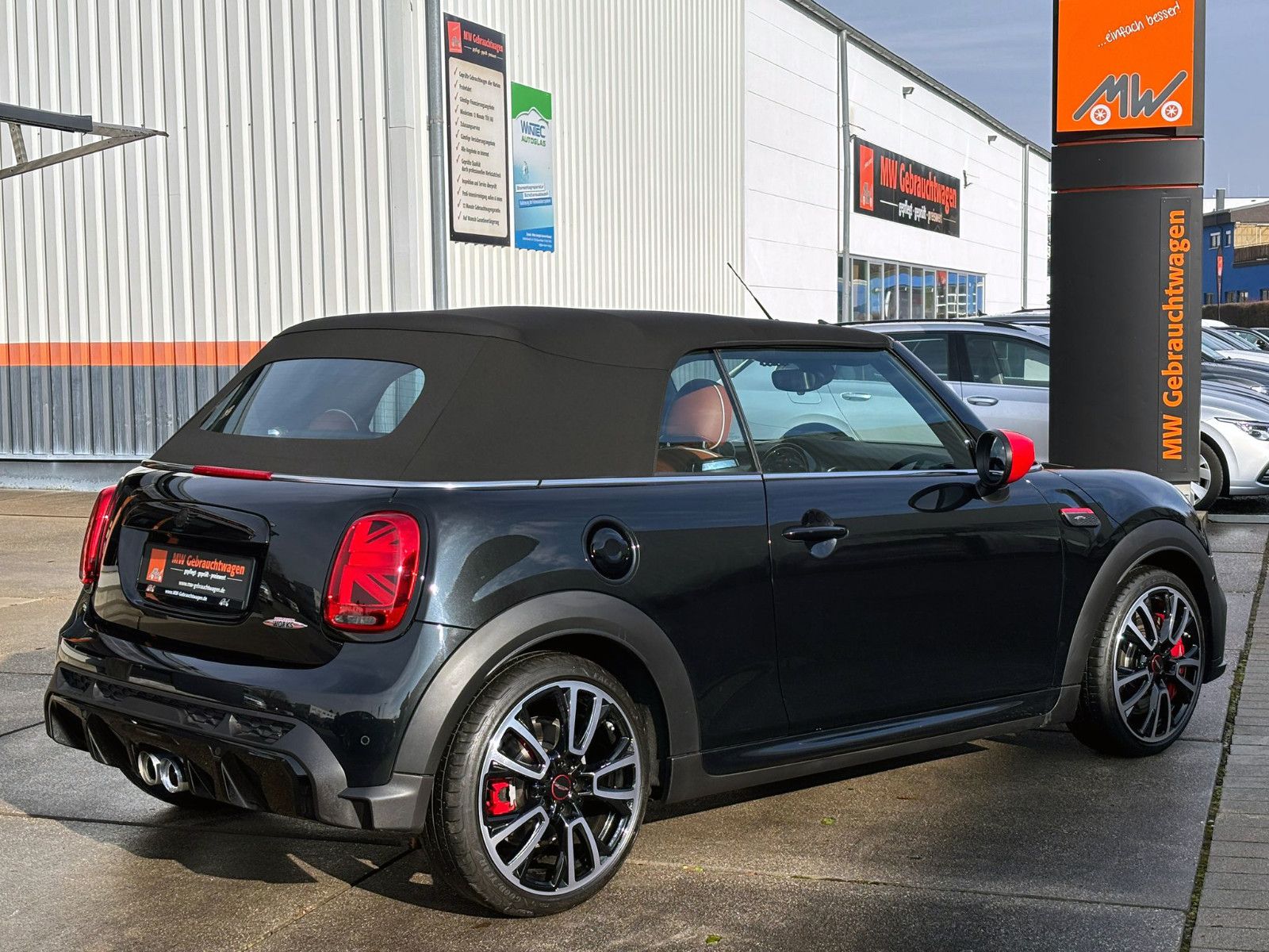 Fahrzeugabbildung MINI John Cooper Works Cabrio ACC LED KAM PDC H&K HUD