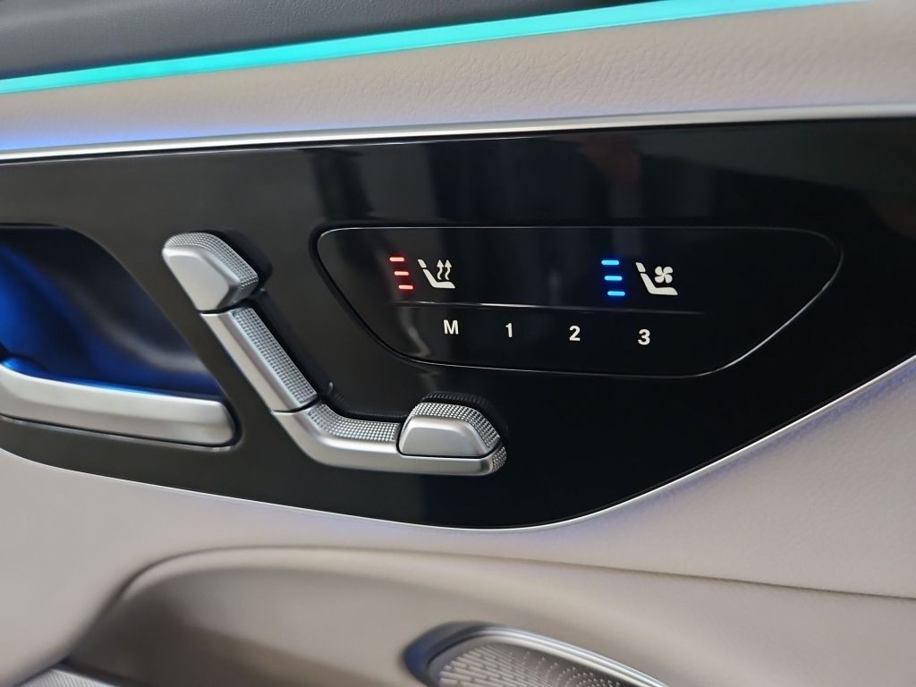 Fahrzeugabbildung Mercedes-Benz E 450 dT 4M All-Terrain AHK Massage Pano 360 HUD