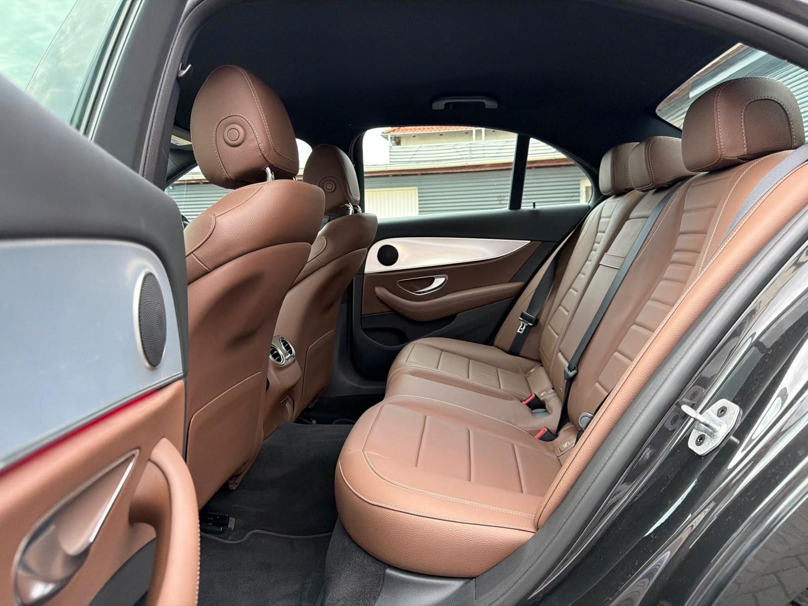 Mercedes-Benz E 200d LIMOUSINE AVANGARDE MBUX/VOLLLEDER foto 22