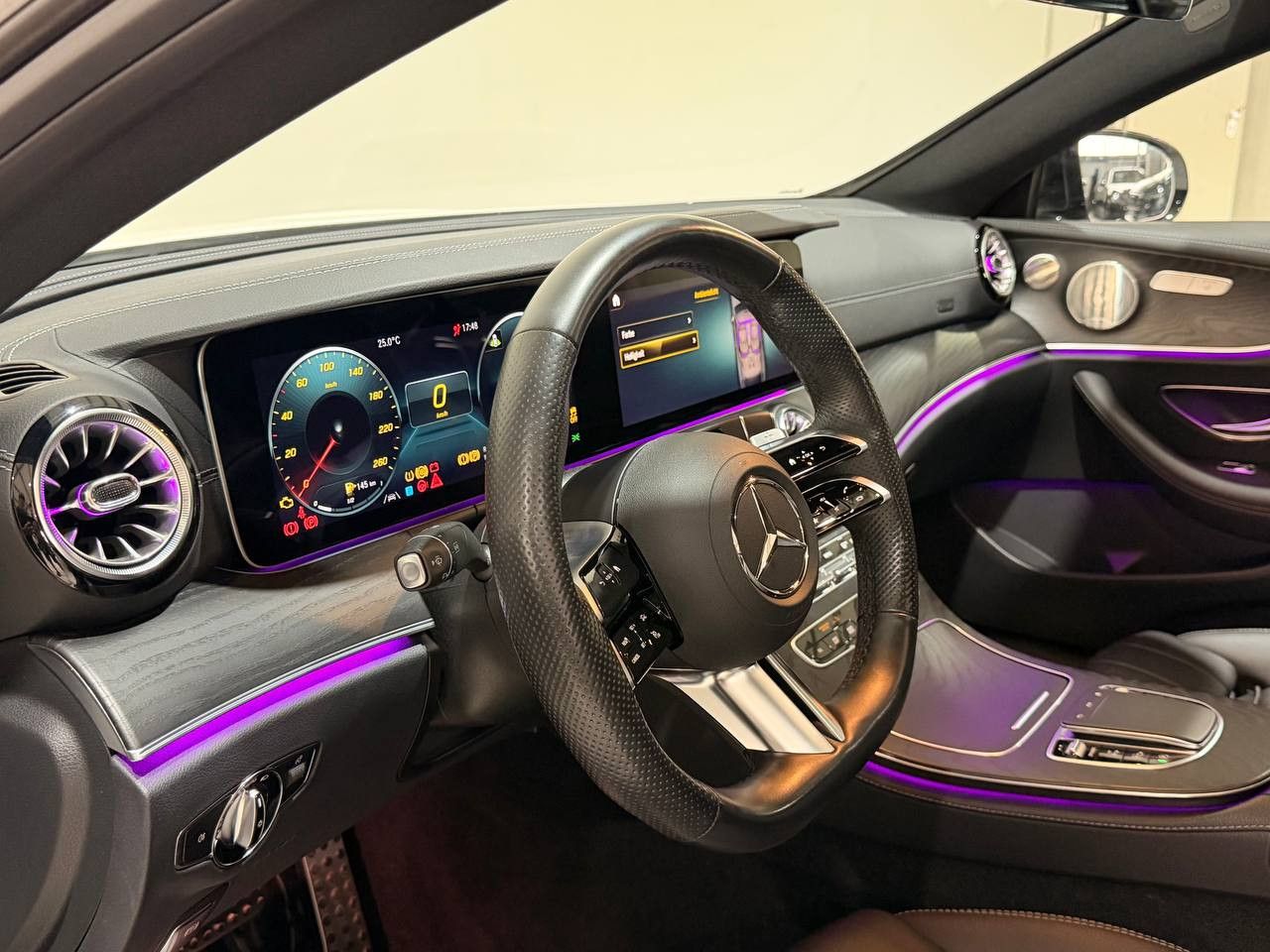 Mercedes-Benz E 220d Coupe*AMG*PANO*360°*NIGHT*BURM*WIDE* foto 16