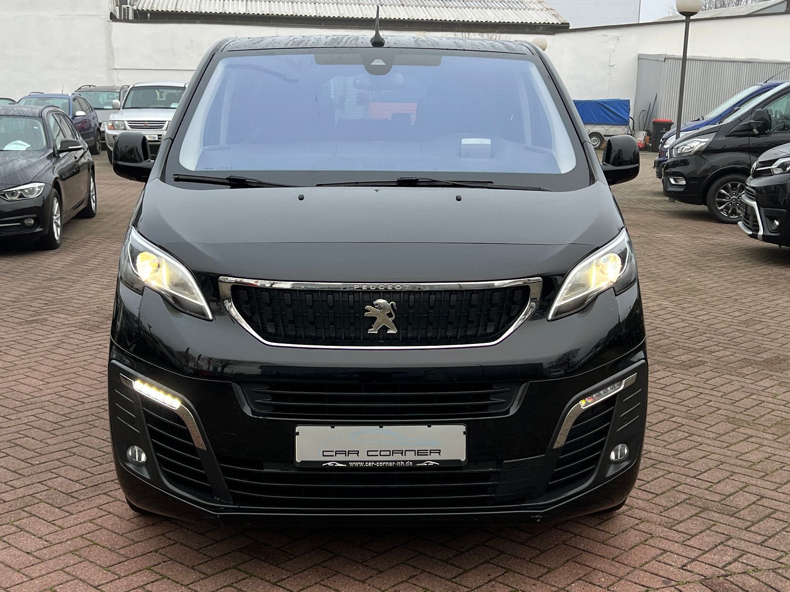 Fahrzeugabbildung Peugeot Traveller Business VIP L2 7-SITZER ABSOLUT VOLL
