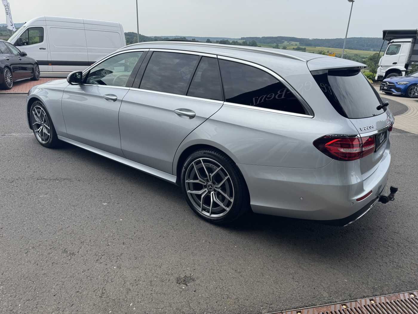 Fahrzeugabbildung Mercedes-Benz E 220d T AMG+AHK+ESD+RKamera+TotW+ Ambiente