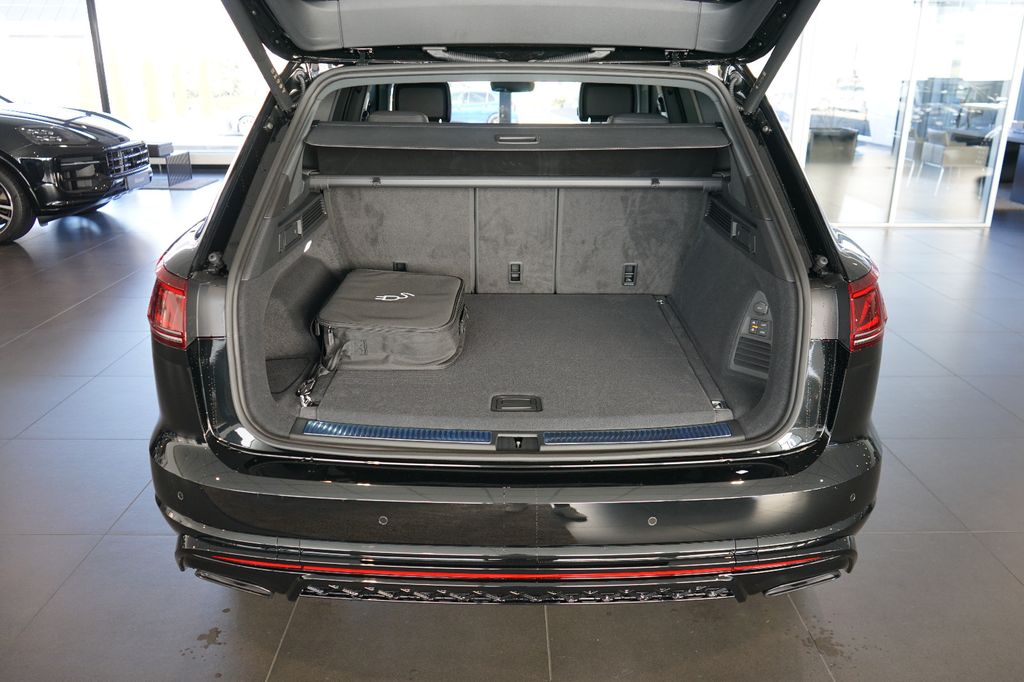 VW Touareg R eHybird | Pano | AHK | Dynaudio VW Touareg R eHybird | Pano | AHK | Dynaudio