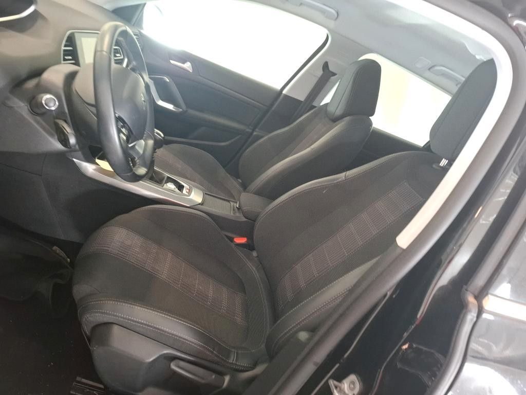 Fahrzeugabbildung Peugeot 308 SW Allure 1.2T NAVI/LED/PDC/ALU/DAB