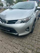 Toyota Auris hybrid - Toyota Auris Gebrauchtwagen in Stuttgart