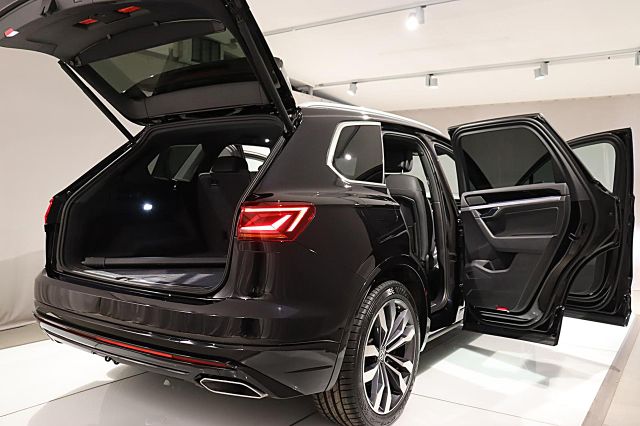 Touareg R-Line 3.0 TDI 4Motion LEDER NAVI STANDH