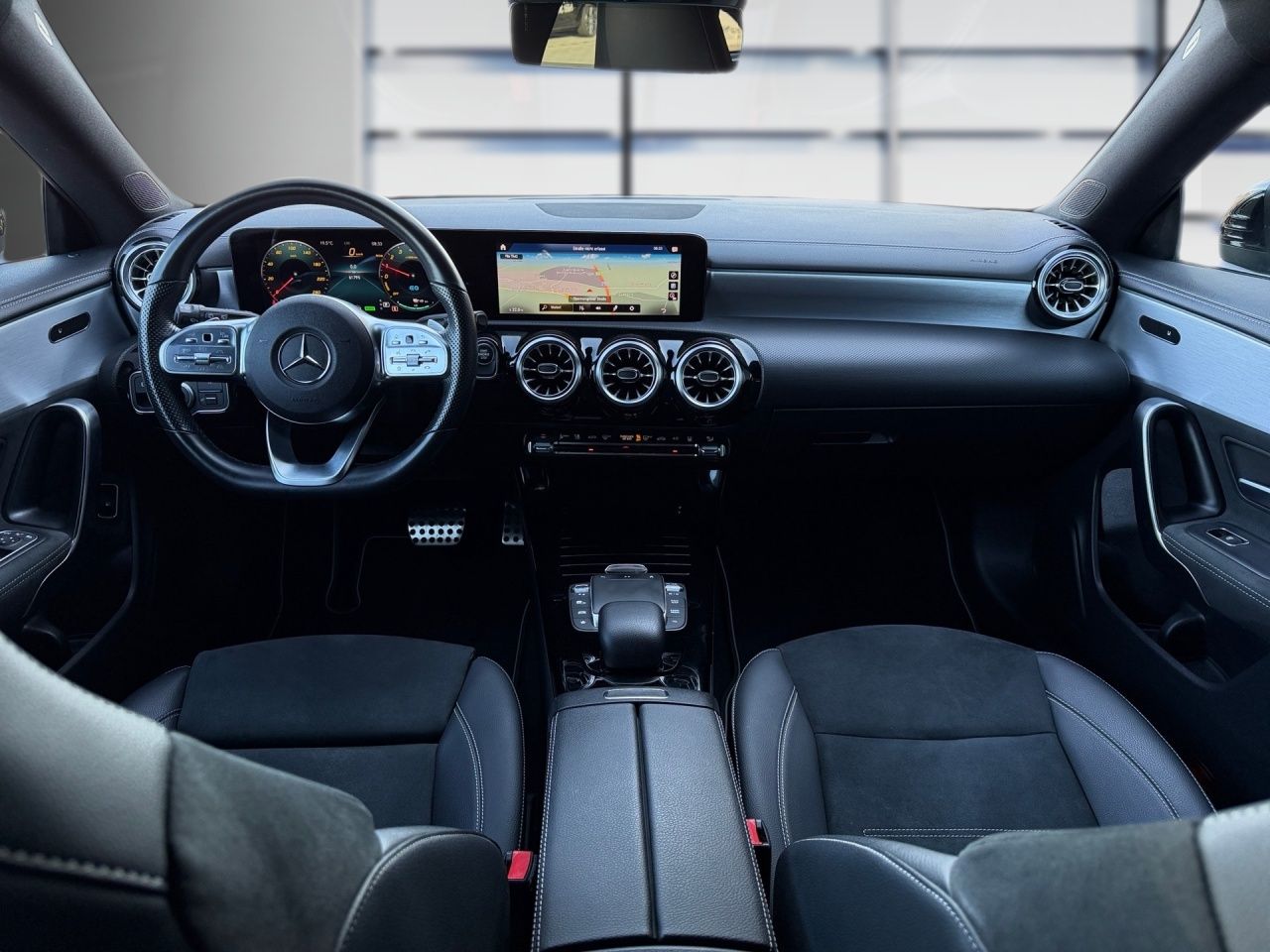 Fahrzeugabbildung Mercedes-Benz CLA 250 e SB AMG+AHK+NIGHT+DISTR+MULTIB+AMBIENTE