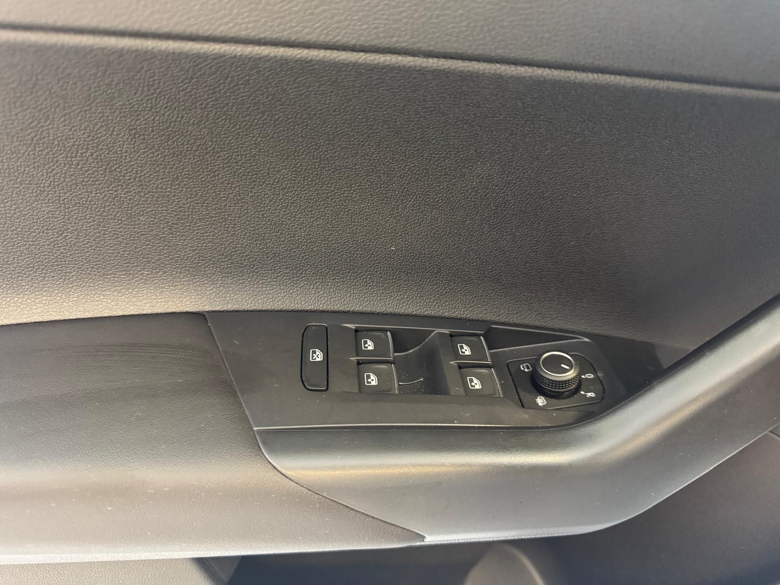 Fahrzeugabbildung Volkswagen Taigo Goal /1.HAND/WENIG KM/GARANTIE/CARPLAY