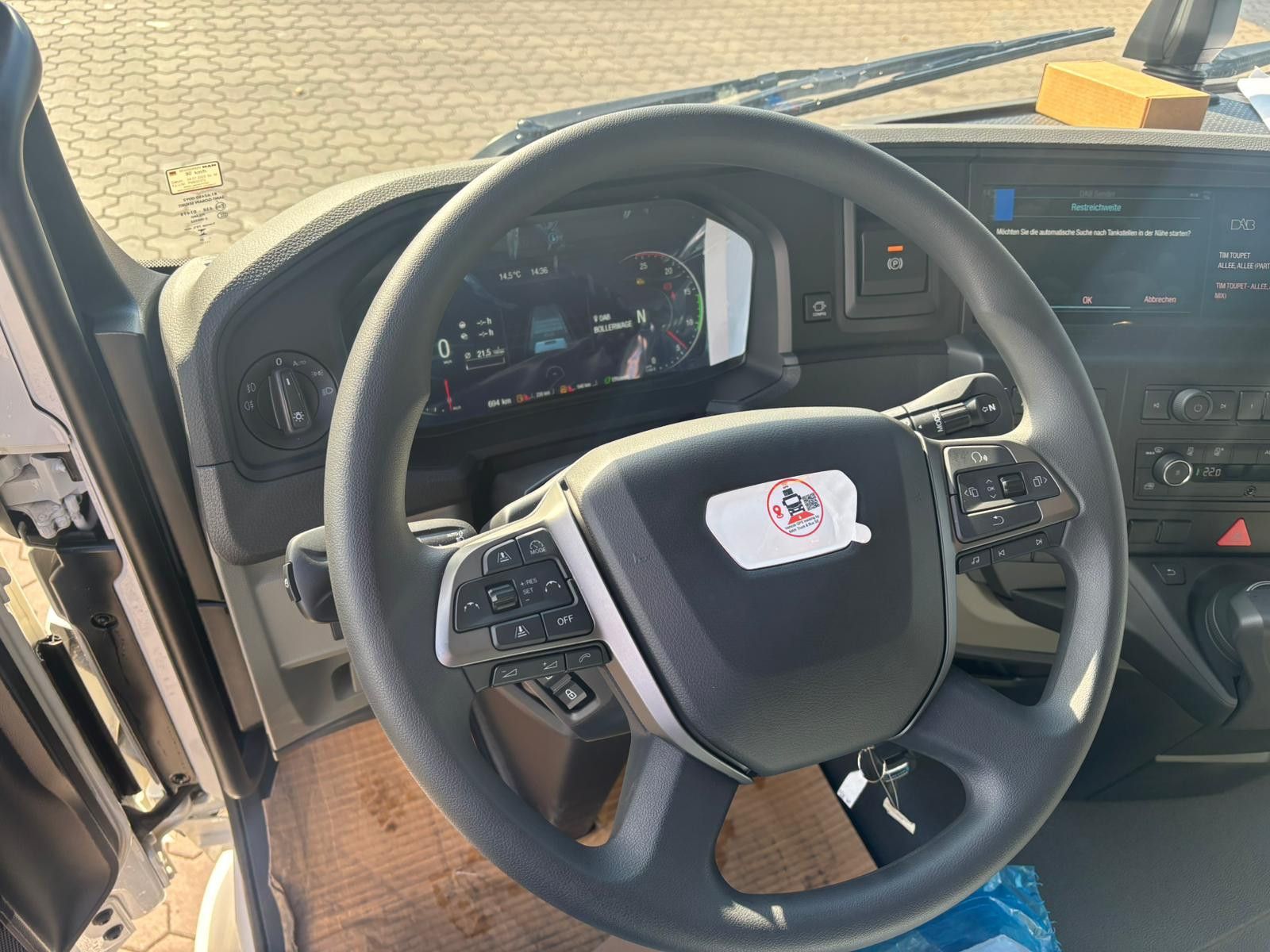 Fahrzeugabbildung MAN Baumaschinen-  Arbeitsbühnentransporter Rampen