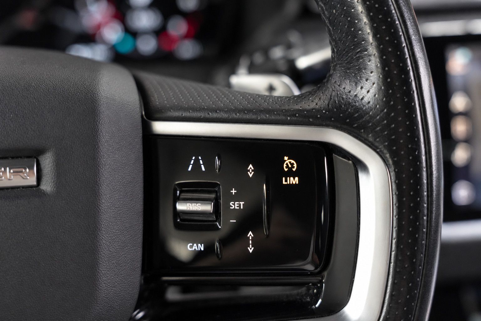 Fahrzeugabbildung Land Rover Range Rover Velar R-Dynamic SE *Meridian*Memory*