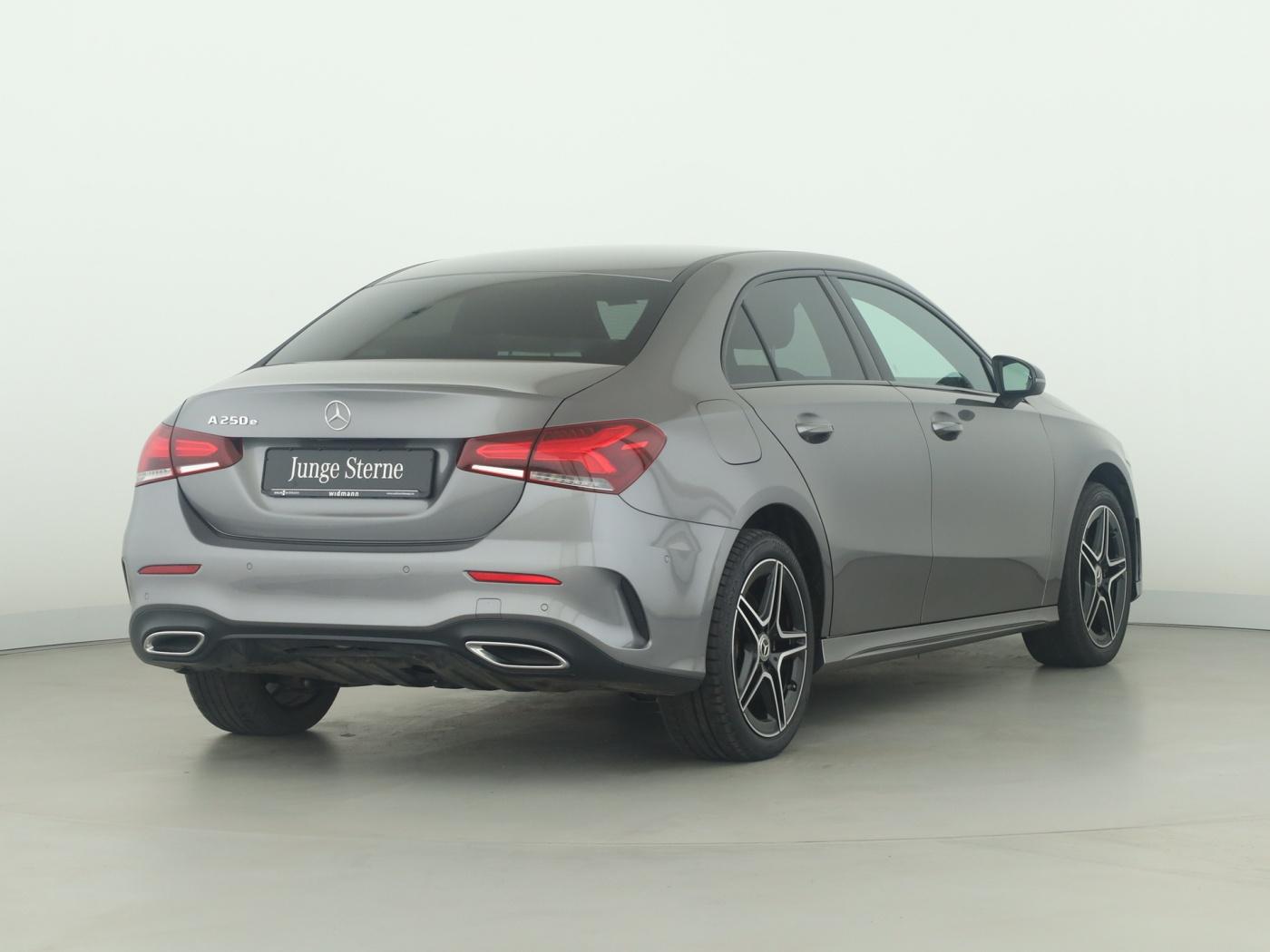 Mercedes-Benz A 250 e Lim AMG-Line*Multibeam*Kamera*AHK*Distr.