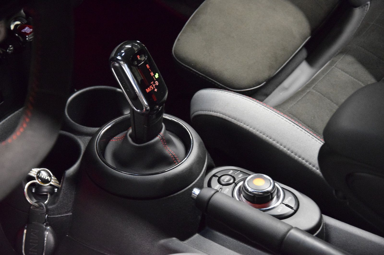 Fahrzeugabbildung MINI John Cooper Works GP #55 *Carbon Tempo. Schale