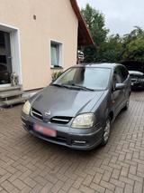 Nissan Almera - gebrauchte Nissan Almera Tino aus dem Jahr 2005