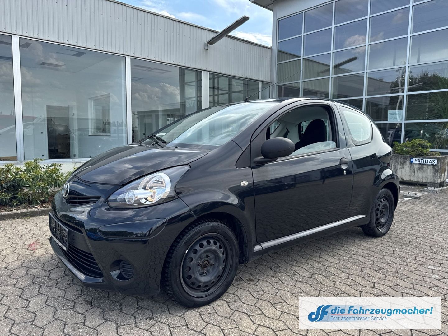 Fahrzeugabbildung Toyota Aygo teilb.Rücksb met. ABS Servo Airb *EXPORT