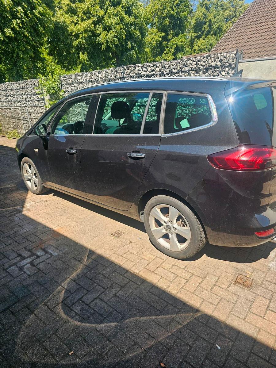 Opel Zafira 2012 — photo 5