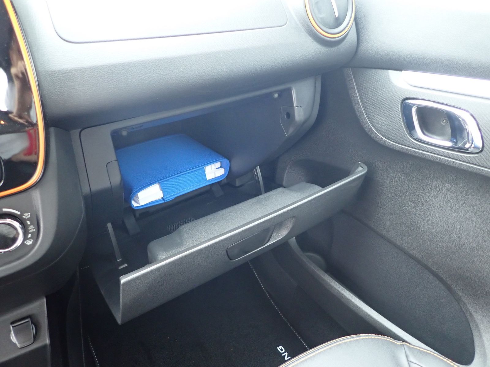 Fahrzeugabbildung Dacia Spring Electric Comfort Plus