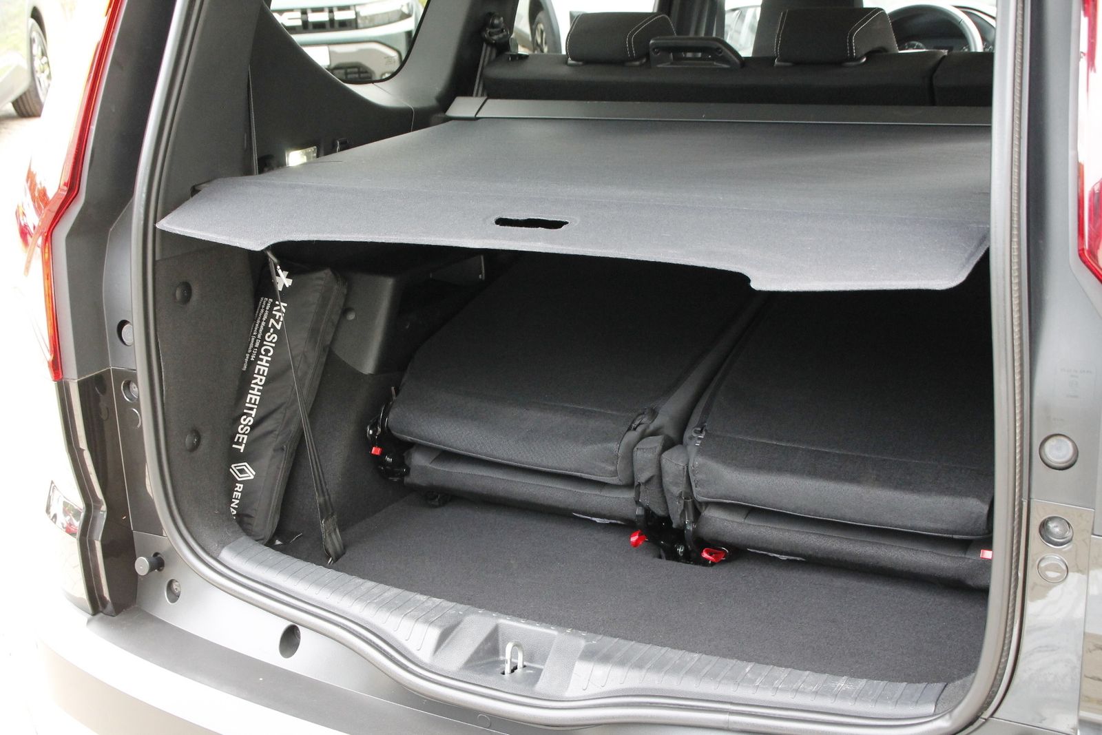Fahrzeugabbildung Dacia Jogger Comfort TCe 110 7-Sitzer