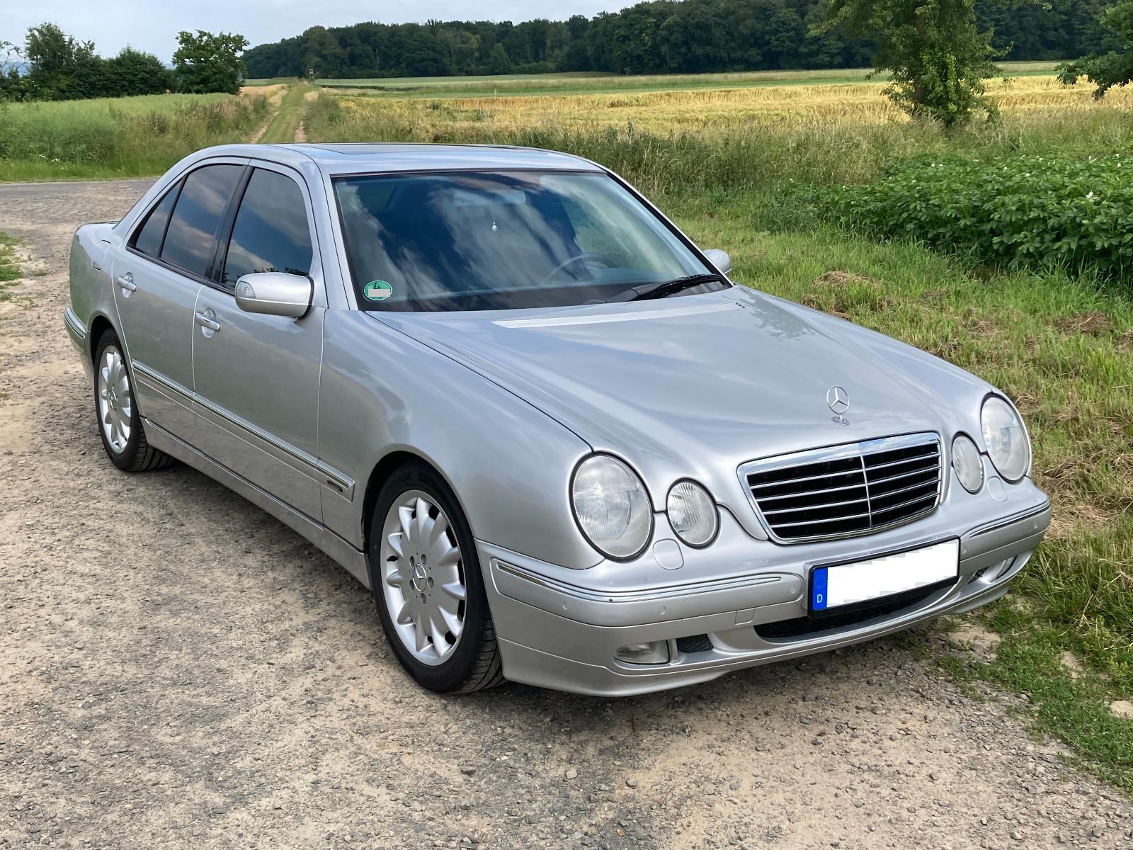 Mercedes-Benz E 240