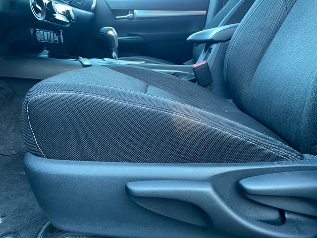 Toyota Hilux 2.4D 4x4 Double Cab Comfort *AHK*2xPDC*NAV