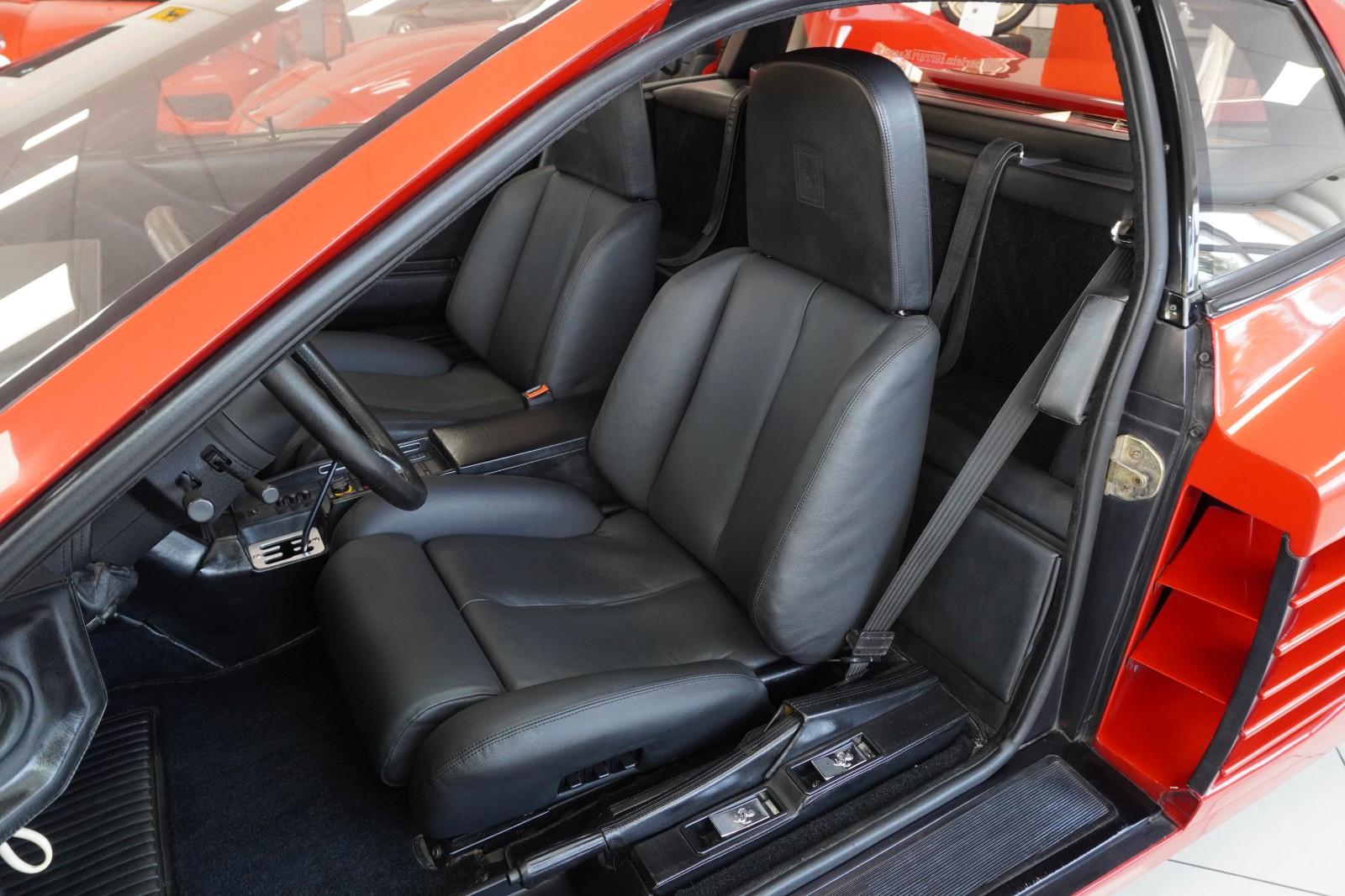 FERRARI TESTAROSSA