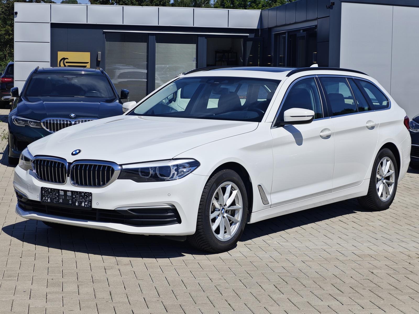 BMW 520 i Touring Business Pano|LED|Navi|PDC|SHZ